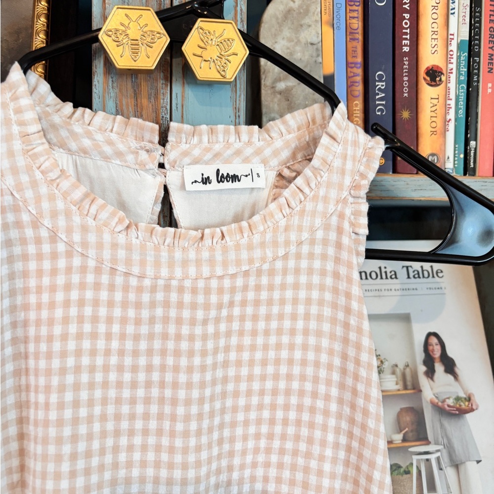 In loom Size small gingham dress key hole back - Picture 3 of 11